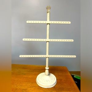 PB teen jewelry, organizer, and earring holder. Cream color.